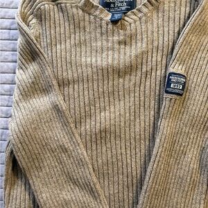 Abercrombie & Fitch Men's Beige V-Neck Sweater